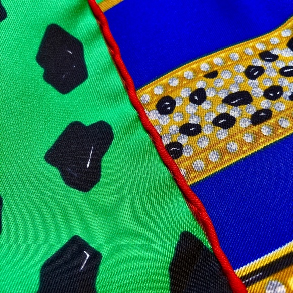 ❤️💚💙 CARTIER SILK SCARF AUTHENTIC - Picture 5 of 11
